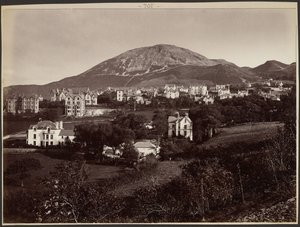 [Città ai piedi della montagna] da Francis Bedford