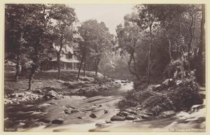 Watersmeet, il cottage e i ruscelli, 1860-94 da Francis Bedford