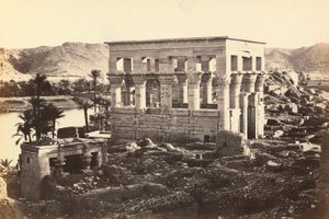 "Egitto e Palestina": padiglione di Traiano nel complesso monumentale di Philae, Isola di Agilkia, dintorni di Assuan, Egitto da Francis Frith
