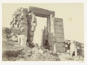 Pilone di granito del tempio di Karnak da Francis Frith