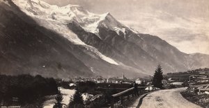 Veduta panoramica di Chamonix-Mont Blanc, in Francia da Francis Frith