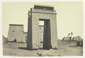 Porta scolpita, Karnac