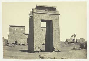 Portale scolpito, Karnak