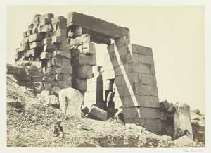 Il pilone di granito, Tebe da Francis Frith