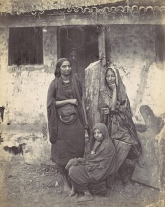 Tre donne indiane orientali da Francis Frith