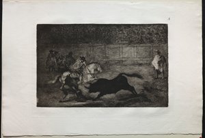 Corride: Un cavaliere spagnolo montato rompe lance corte con l