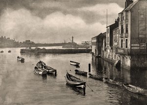 Veduta del porto, Whitby, North Yorkshire, c1889 da Frank Meadow Sutcliffe