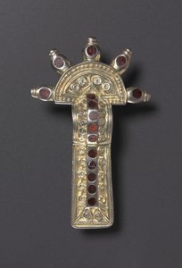 Fibula ad arco, 500s da Frankish School
