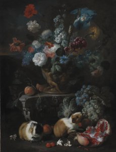 Composizione floreale con porcellini d
