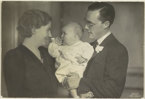 Ritratto di Juliana, regina dei Paesi Bassi, Bernhard van Lippe-Biesterfeld e Beatrix, regina dei Paesi Bassi da Franz Ziegler
