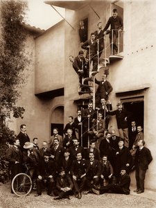 Ritratto dei dipendenti dello stabilimento fotografico dei Fratelli Alinari, a Firenze, 1899 da Fratelli Alinari Fratelli Alinari