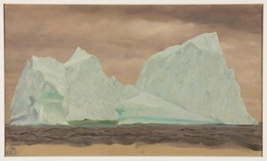 Iceberg sotto cieli nuvolosi