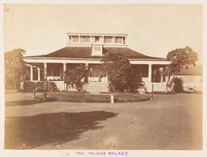 Stazione del Pacifico sulla HMS Triumph - Foto 50, Il Palazzo Iolani. Honolulu. da Frederick George Denham Bedford