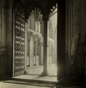 Cattedrale di Ely: Portico della Galilea dalla navata da Frederick H. Evans