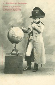 Ragazzo vestito da Napoleone