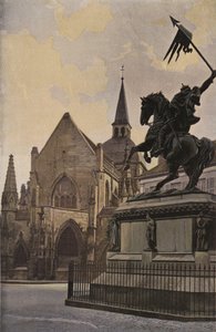 Falaise, Chiesa della Trinità e Statua di Guglielmo il Conquistatore da French Photographer