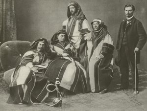 Ferdinand De Lesseps (secondo da destra) al lavoro sul canale di Suez da French Photographer