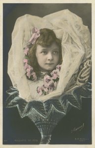 Ragazza in un fiore da French Photographer