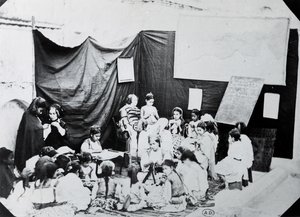 Scuola femminile in Algeria, 1860 da French Photographer