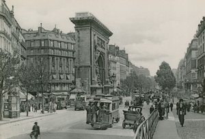 La Porte et le Boulevard Saint-Denis da French Photographer