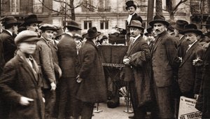 I piccoli metri di Parigi: il cammello del boulevard. da French Photographer