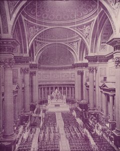 Parigi: Interno della Chiesa della Madeleine da French Photographer