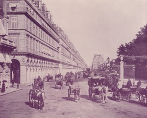 Parigi: Rue de Rivoli, guardando a Est, da Place de la Concorde da French Photographer