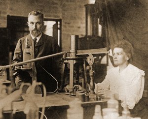 Pierre e Marie Curie in laboratorio da French Photographer