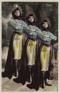 Tre donne identiche da French Photographer