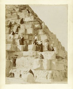 Turisti alla Grande Piramide di Giza