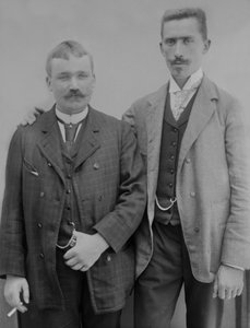 Due giovani uomini, regione di Bourmont in Haute-Marne, circa 1880 da French Photographer