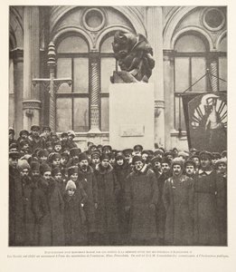 Inaugurazione di un monumento eretto dai sovietici in memoria di uno degli assassini di Alessandro II, da Histoire des Soviets, pub. 1922 (litografia)