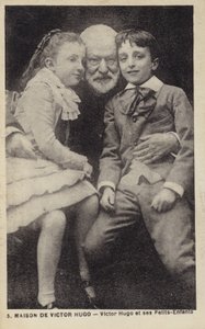 Victor Hugo con i suoi nipoti da French Photographer