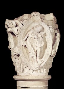 Capitello che raffigura la Terza Chiave del Canto Piano con un suonatore di liuto, c.1095 da French School