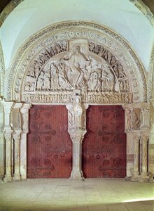Portale centrale nel nartece della Chiesa di Sainte-Madelaine, con rilievo della Pentecoste nel timpano, c.1150 da French School