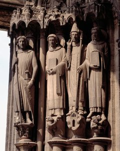 Arte gotica: Figure di martiri, a sinistra San Teodoro, un soldato romano (baia del portale sud della Basilica di Notre Dame de Chartres)