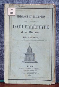 Historique et Description des Procedes de Daguerreotype et du Diorama, Manuale che accompagna la fotocamera commercializzata da Daguerre e Giroux nel 1839 da French School