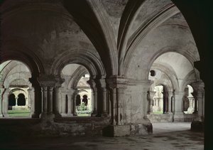Veduta interna del chiostro dalla sala capitolare