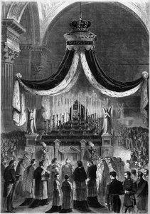 Messa celebrata alla Chiesa della Madeleine, a Parigi, il 21 novembre 1861, in memoria del Re Pietro V (Pedro V) e di suo fratello, Ferdinando (Fernando) del Portogallo. Incisione in "Le Monde Illustré" n.242 del 30 novembre da French School