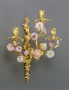 Uno di un paio di applique a tre bracci Luigi XV, c.1750