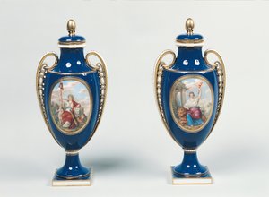 Coppia di vasi di Sèvres decorati con figure allegoriche della Giustizia e della Repubblica da French School