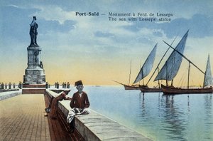 Cartolina di Port Said. Monumento dedicato a Fernand de Lesseps con vedute del porto e del mare. Circa 1900 (cartolina)