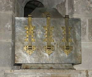 Reliquiario contenente le reliquie di San Benedetto, posto nella cripta nel 1108 da French School