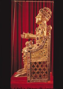 Statua reliquiario di Santa Foy, c.980 (oro, argento, legno, pietre preziose e semipreziose) da French School