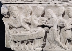Salomè presenta la testa di San Giovanni Battista al banchetto di Erode, dettaglio da un rilievo su un capitello (dettaglio) da French School