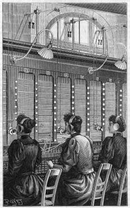 Ufficio telefonico (centralino telefonico) di rue Gutenberg a Parigi nel 1895. Sezione multipla di 240 abbonati serviti da 3 telefoniste. da French School