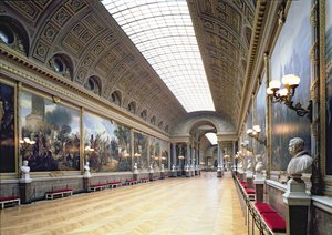 La Galerie des Batailles decorata con 33 dipinti che illustrano le più grandi vittorie militari francesi, completata nel 1837