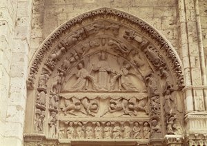 Il Portale Reale, porta nord, timpano che raffigura l