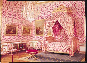 La camera da letto del delfino con il letto di Madame de Seran, stile Luigi XV, 1729-74 da French School