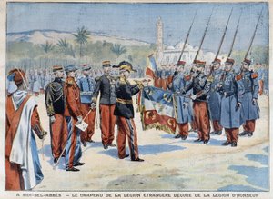 La bandiera della Legione Straniera decorata a Sidi-Bel-Abbes
